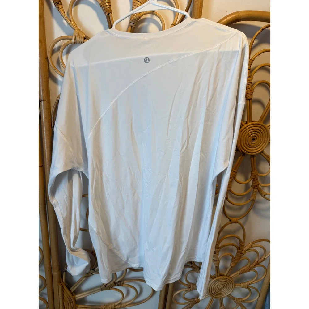 Lululemon Womens White‎ Long Sleeve Athletic Top Crew Neck Diagonal Seam Size M